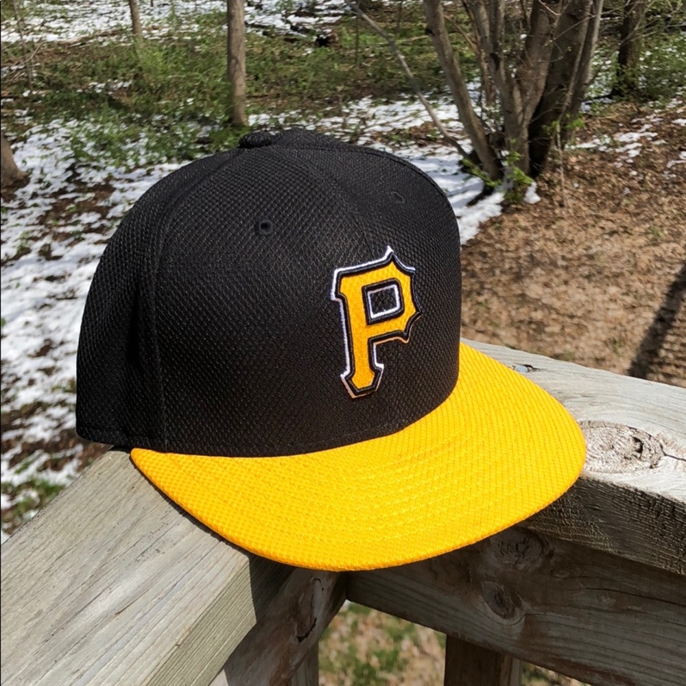 New Era Pittsburgh Pirates Hat 7 1/8 MLB 59Fifty